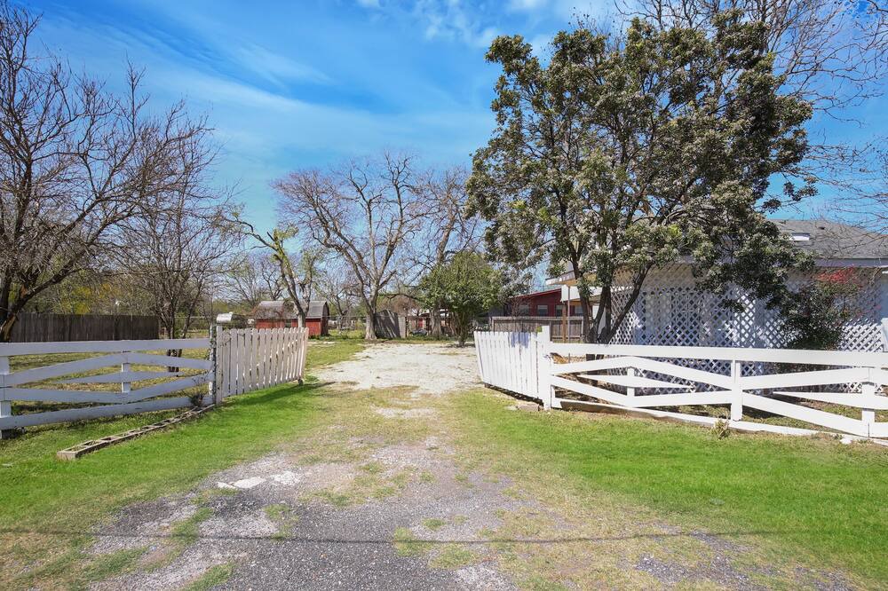 Photo of Outdoor in Harlandale