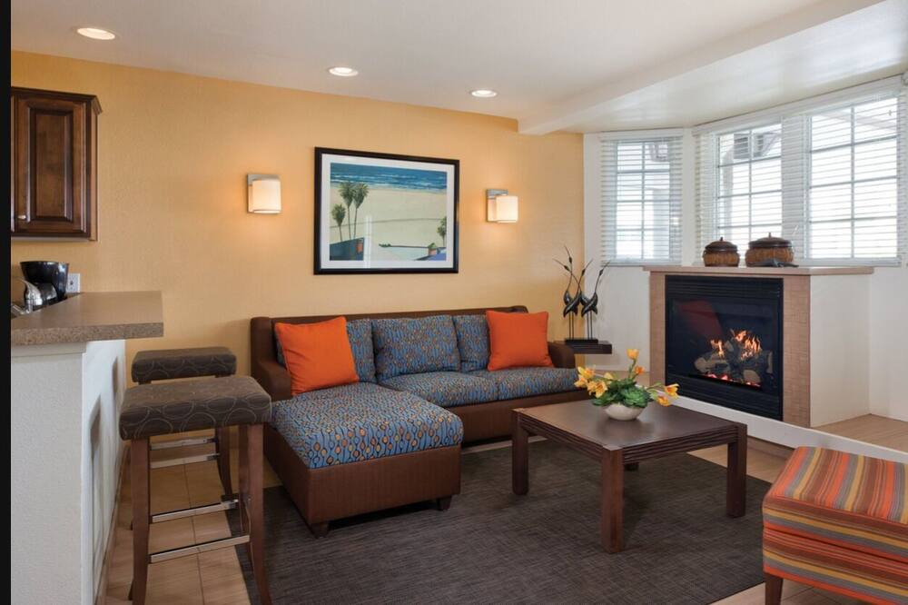 Photo of Livingroom in Downtown