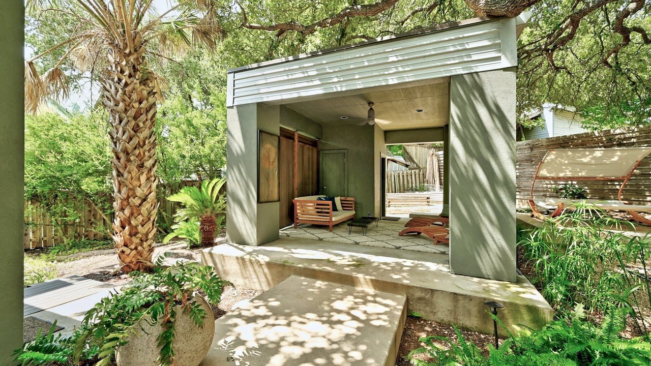 Photo of Outdoor in Austin Lake Estates