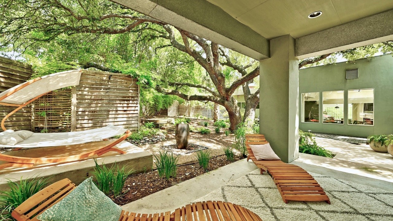 Photo of Outdoor in Austin Lake Estates