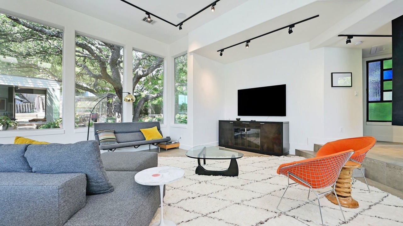 Photo of Livingroom in Austin Lake Estates