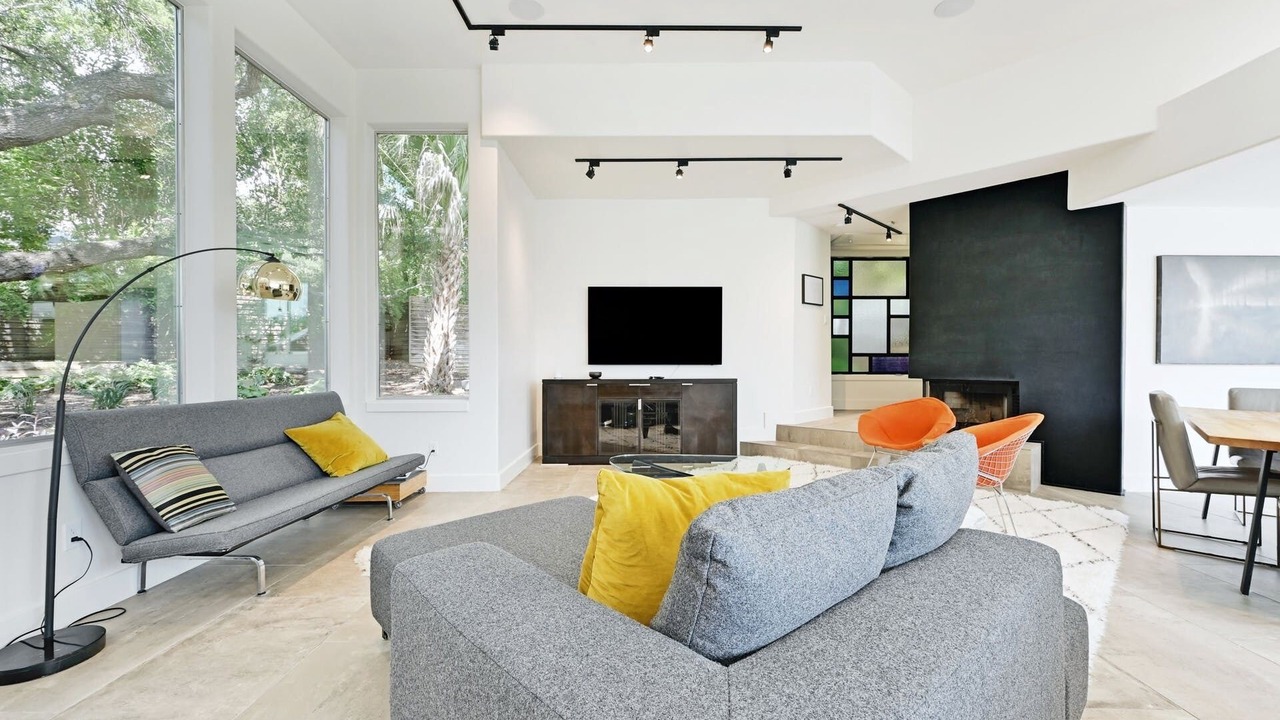 Photo of Livingroom in Austin Lake Estates