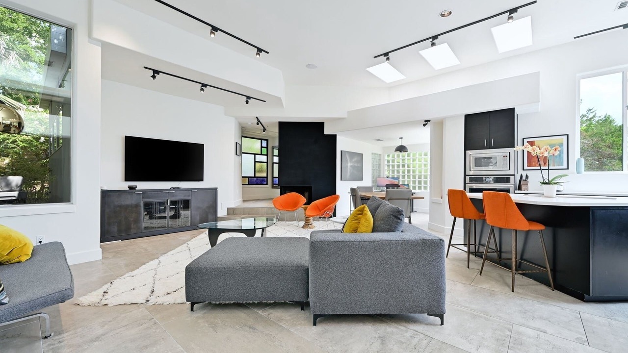 Photo of Livingroom in Austin Lake Estates