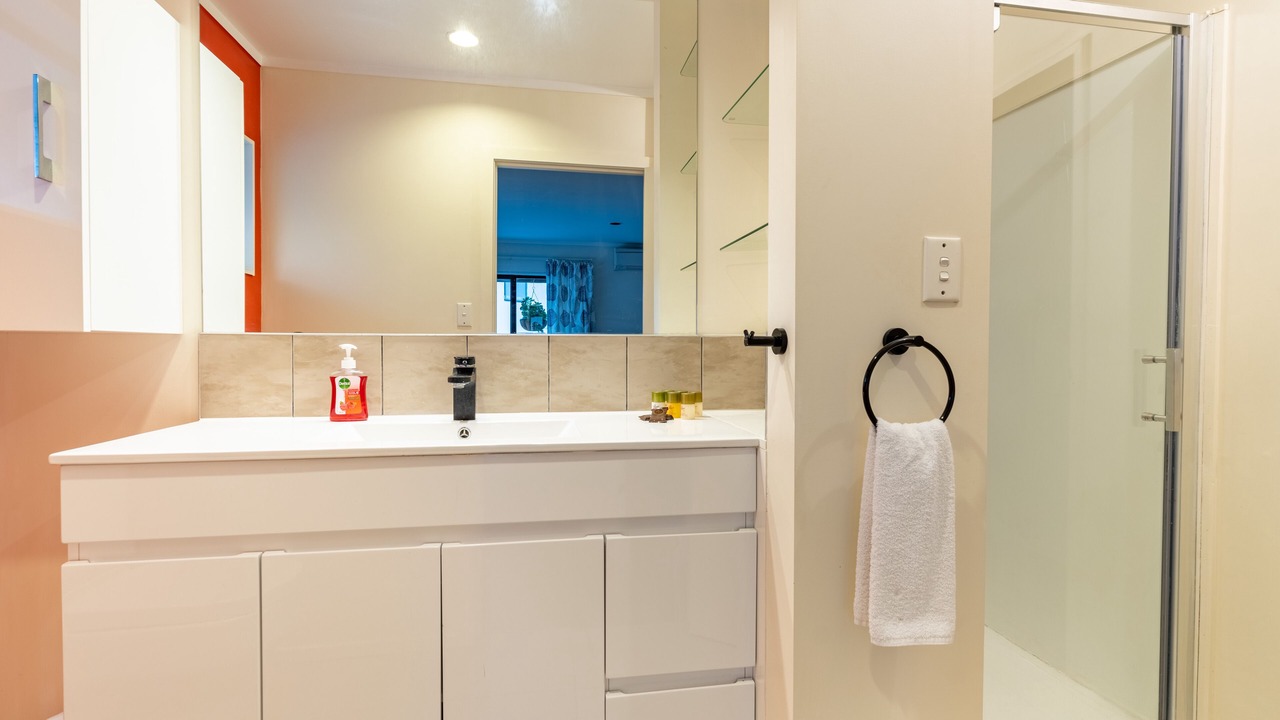 Photo of Bathroom in West Harbour