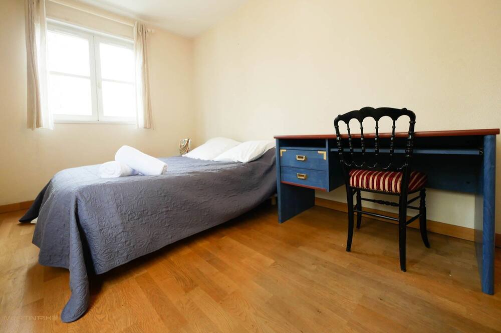 Photo of Bedroom in Antigone