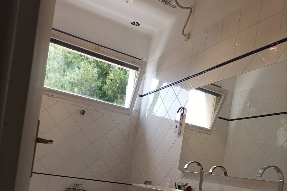 Photo of Bathroom in Saint-Jory