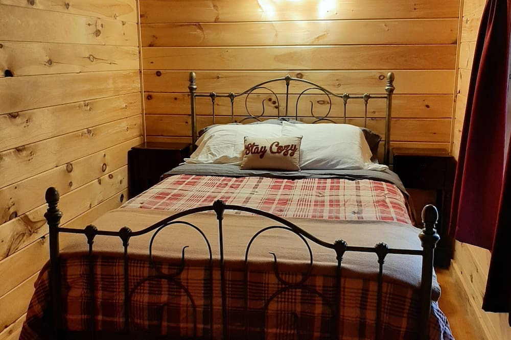 Photo of Bedroom in Roxbury