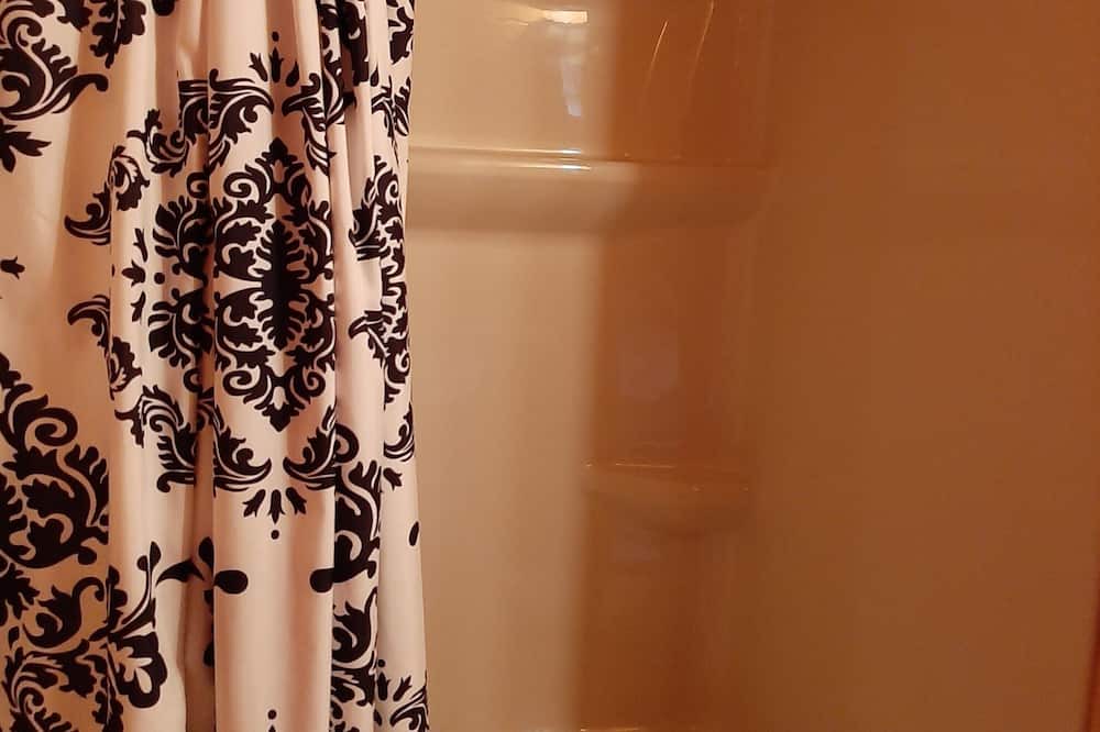 Photo of Bathroom in Roxbury