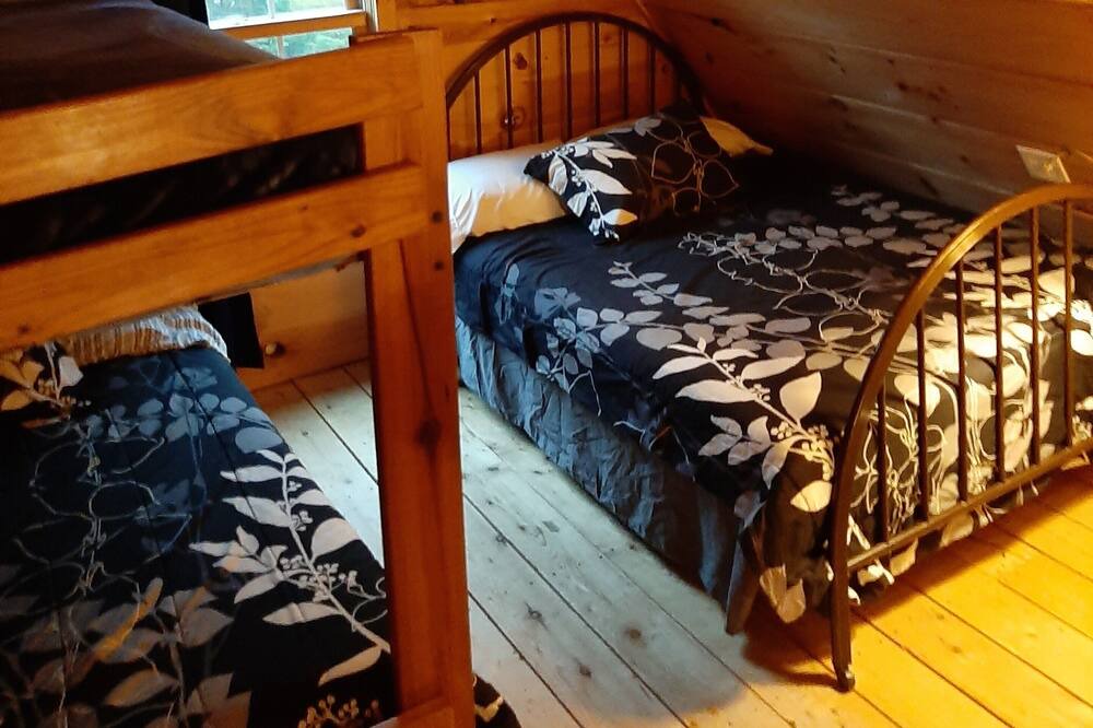 Photo of Bedroom in Roxbury