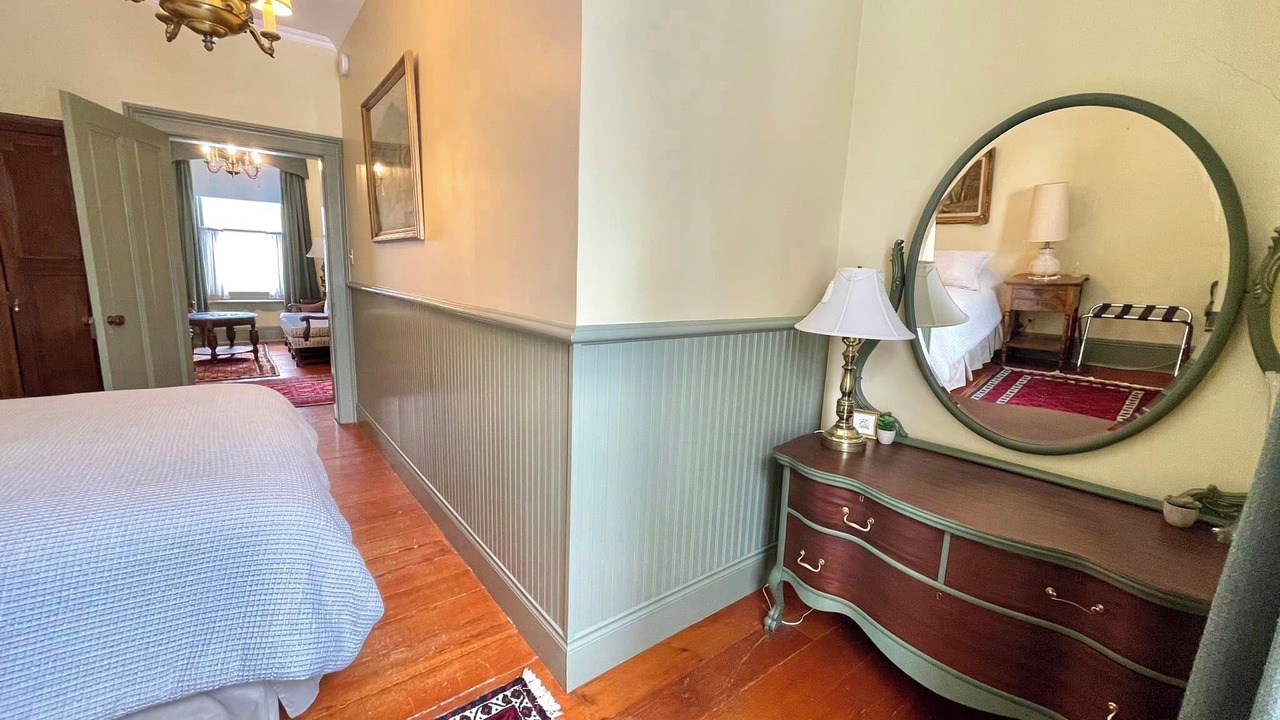 Photo of Bedroom in Gananoque