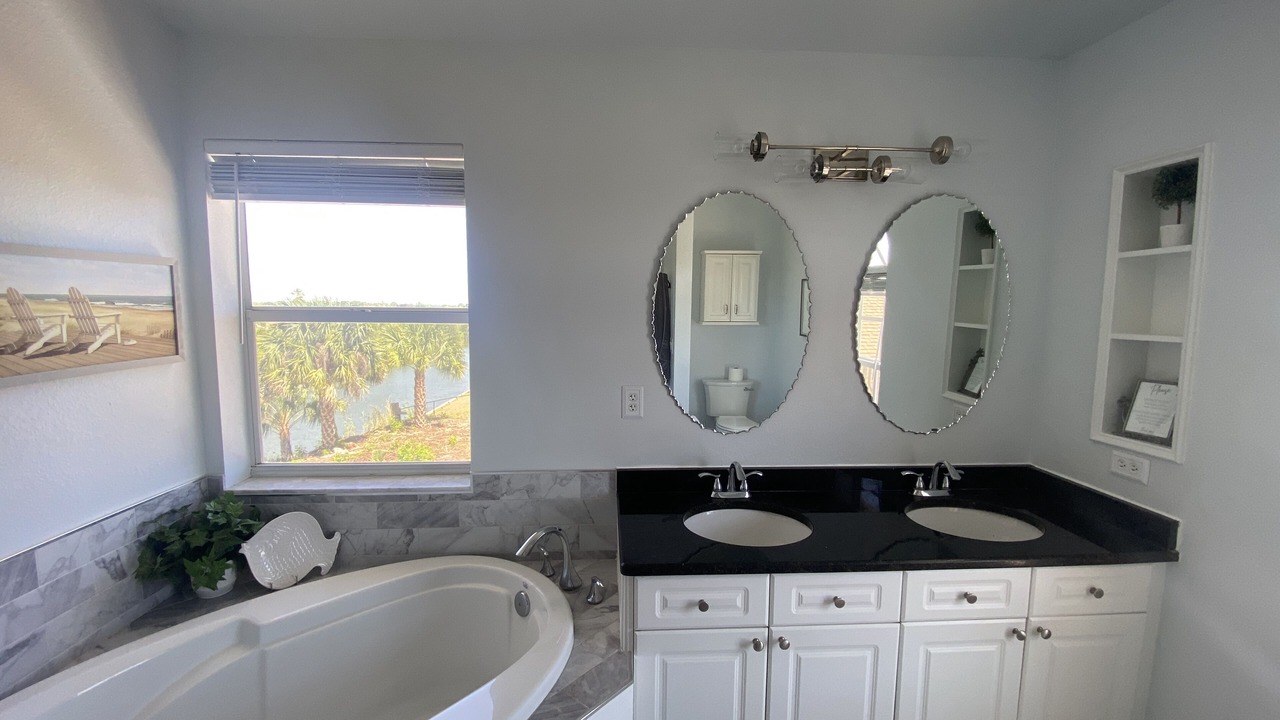 Photo of Bathroom in Diplomat