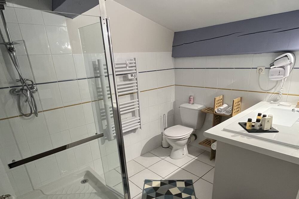 Photo of Bathroom in Villeneuve-la-Riviere
