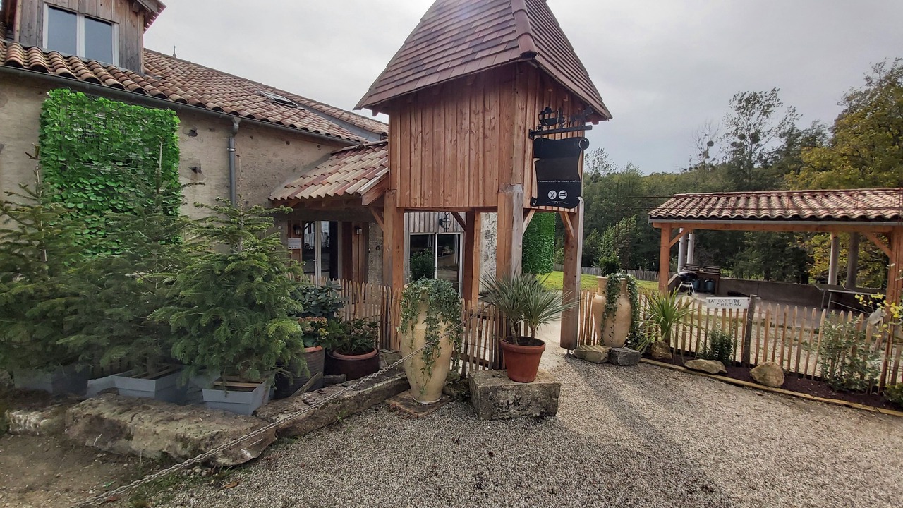Photo of Outdoor in Saint-Sulpice-de-Pommiers