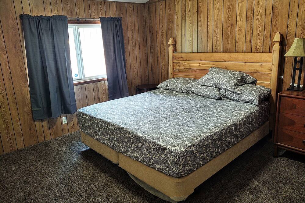 Photo of Bedroom in Grapeview
