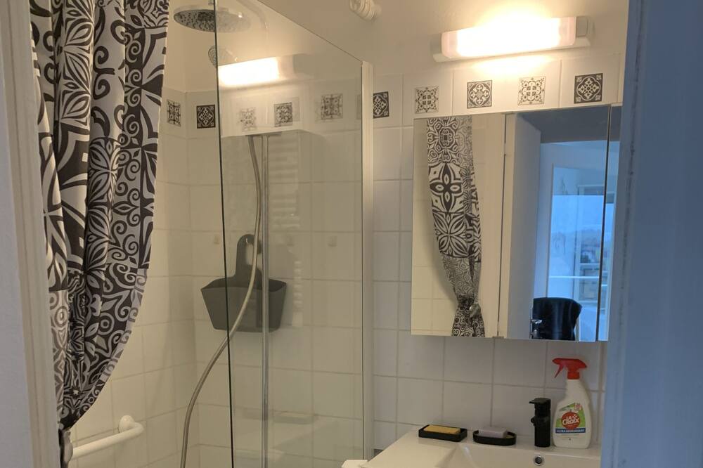 Photo of Bathroom in Bayeux