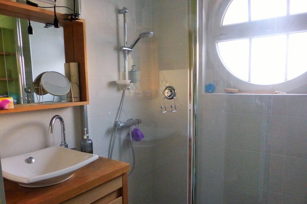 Photo of Bathroom in Saint-Serge