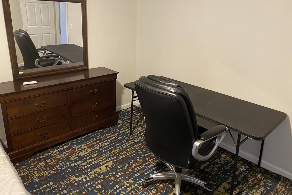 Photo of Bedroom in Broadway