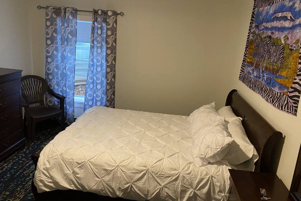 Photo of Bedroom in Broadway