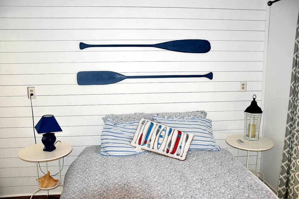 Photo of Bedroom in Armour