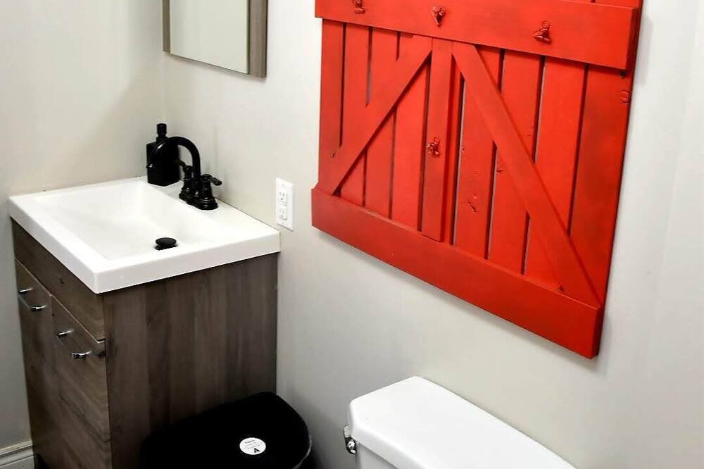 Photo of Bathroom in Armour
