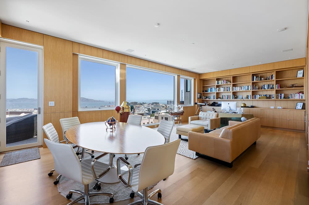 Photo of Livingroom in Pacific Heights
