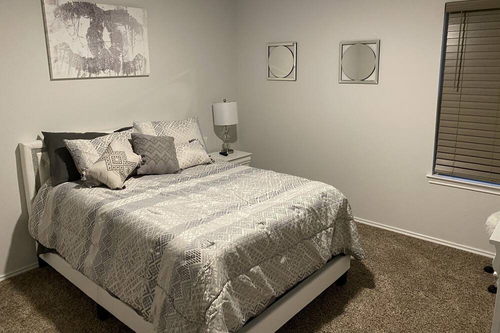 Photo of Bedroom in Huntsville