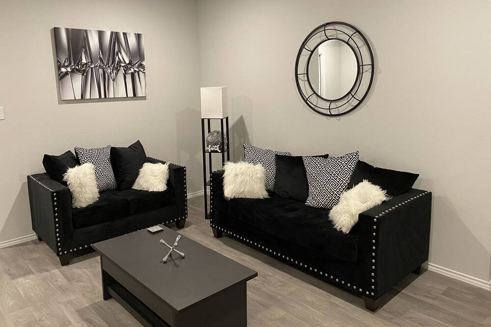 Photo of Livingroom in Huntsville