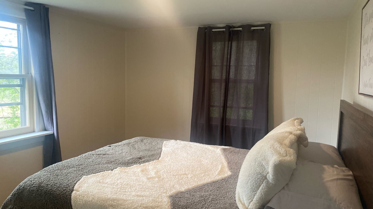 Photo of Bedroom in Elizabethtown