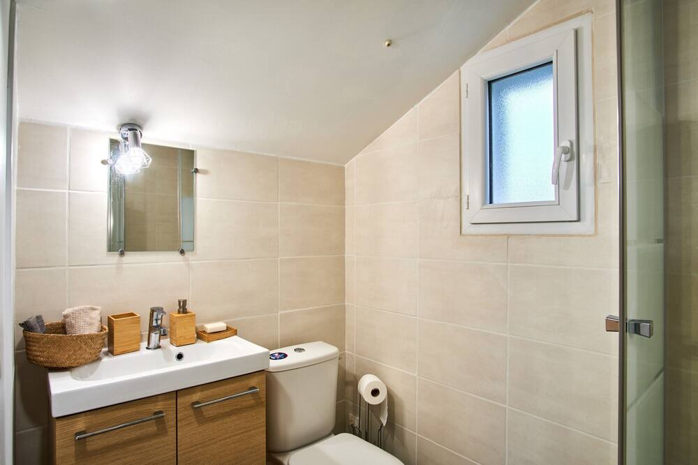 Photo of Bathroom in Moirans