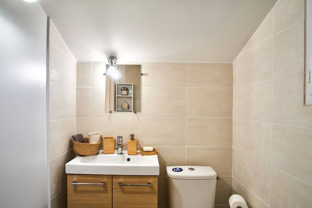 Photo of Bathroom in Moirans