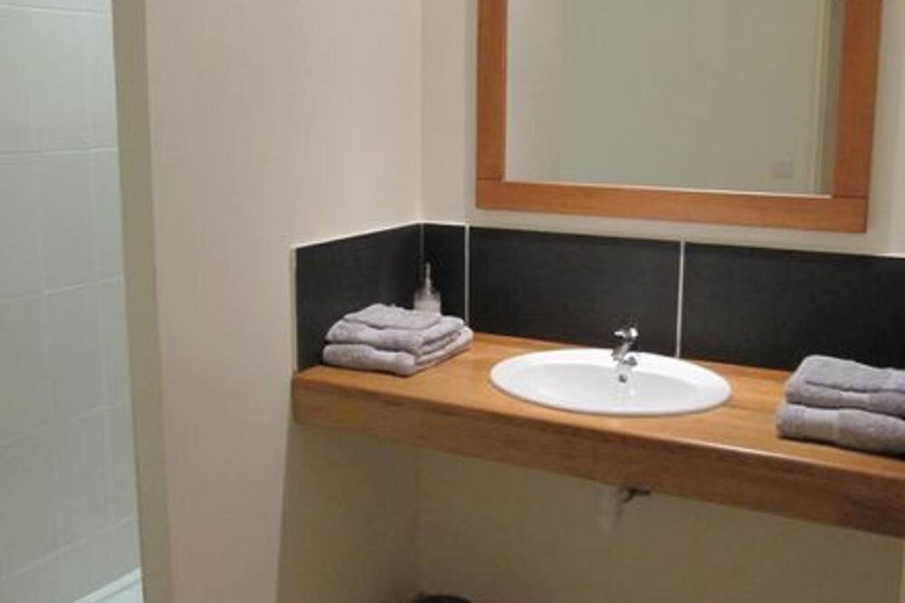 Photo of Bathroom in Roussennac