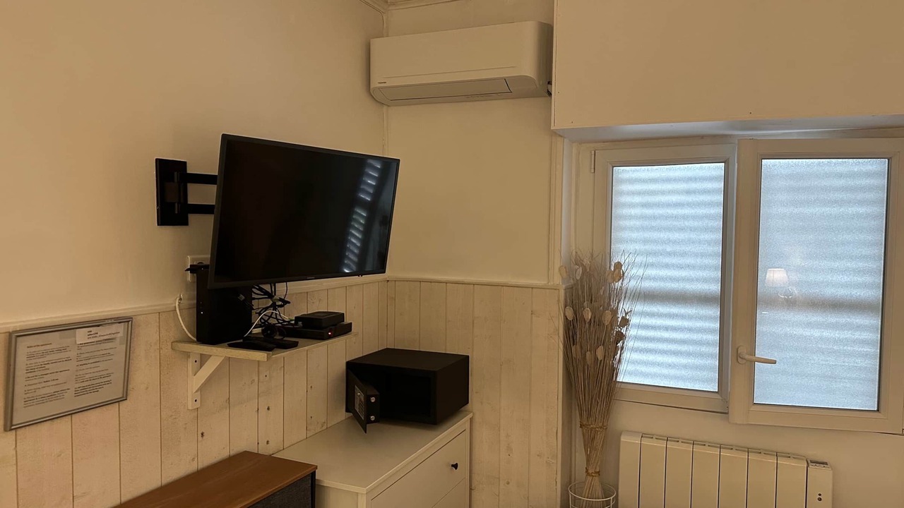 Photo of Others in Cite des Perichaux