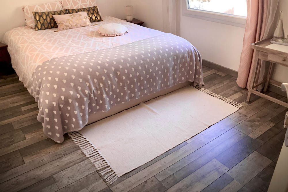 Photo of Bedroom in Curel