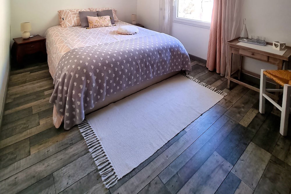 Photo of Bedroom in Curel