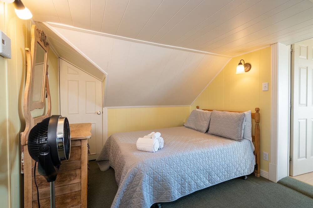 Photo of Bedroom in Pointe-au-Pic