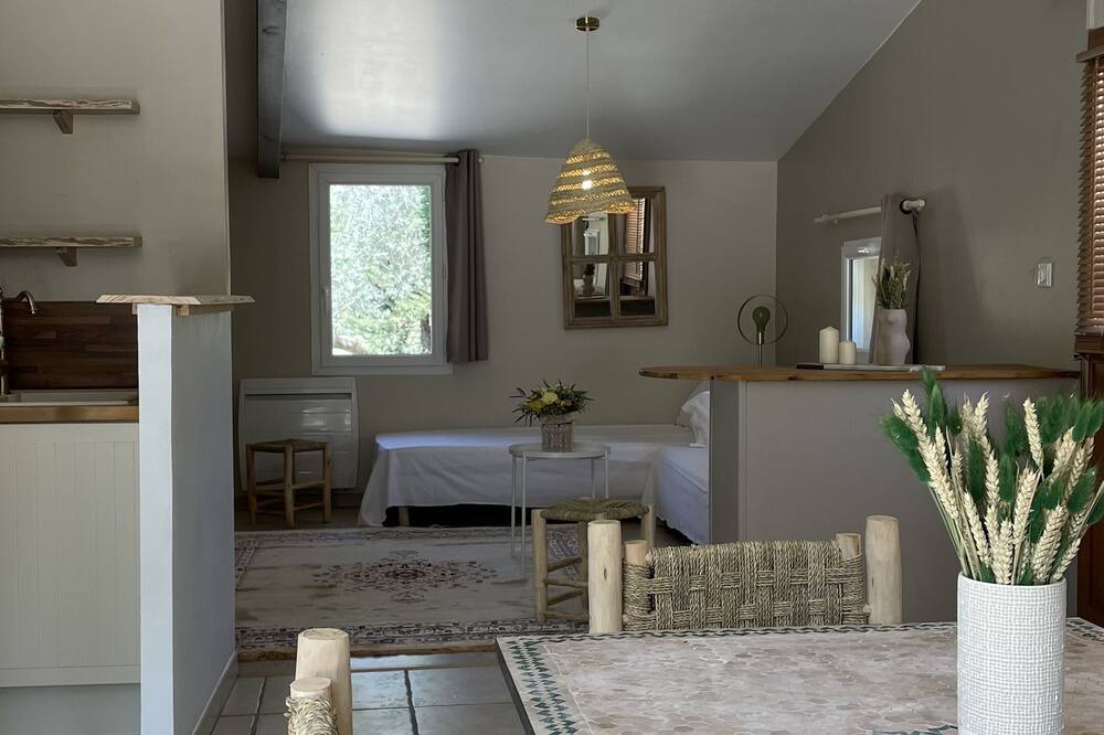 Photo of Bedroom in Lamotte-du-Rhone