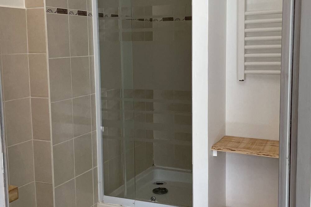 Photo of Bathroom in Lamotte-du-Rhone