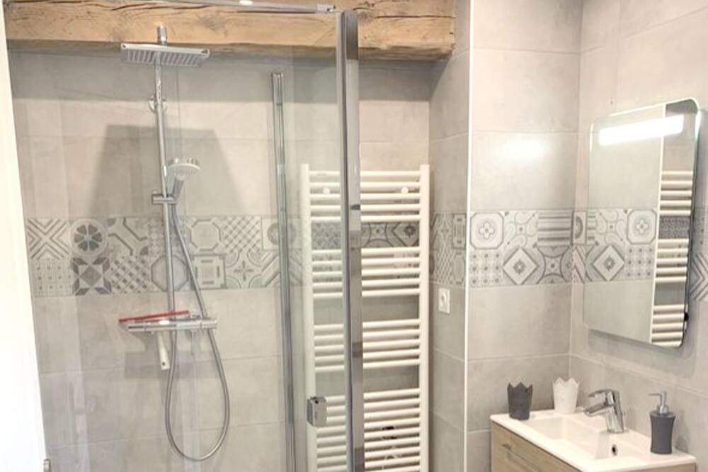 Photo of Bathroom in Vaulnaveys-le-Haut
