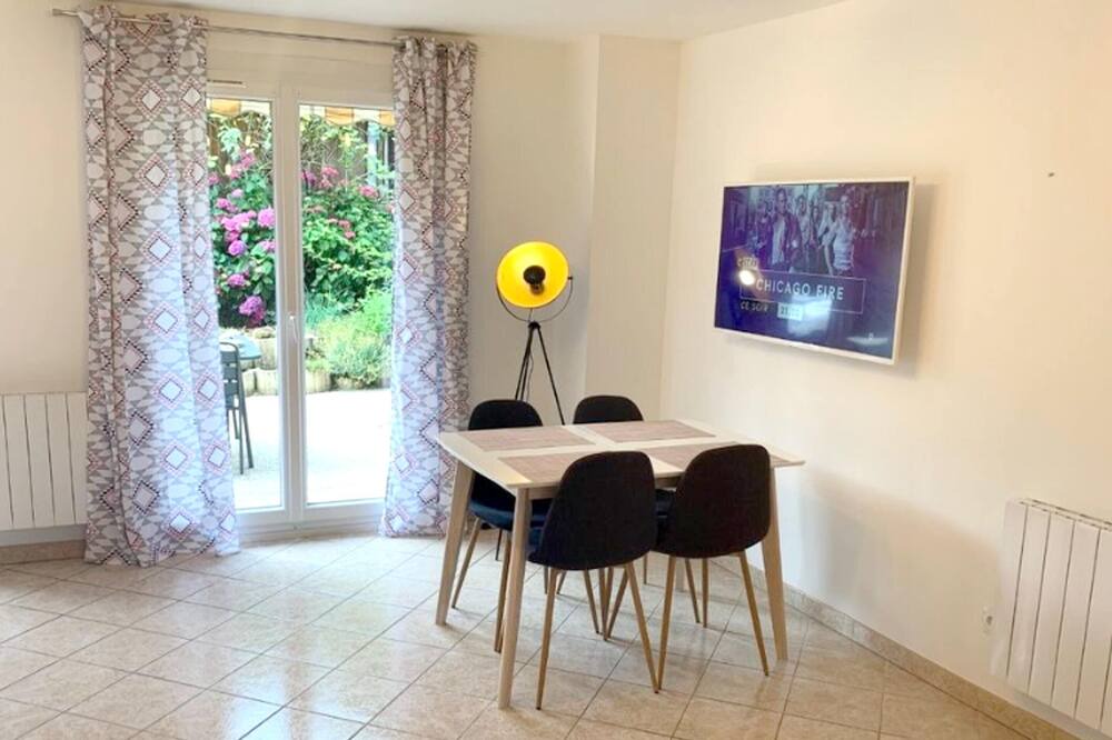 Photo of Livingroom in Vaulnaveys-le-Haut
