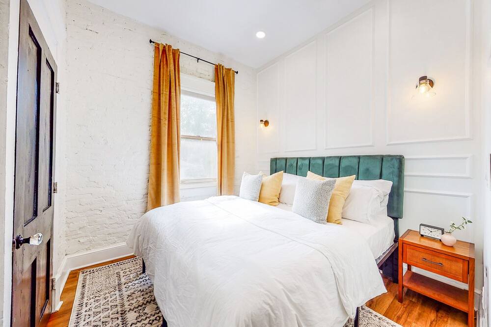 Photo of Bedroom in Smoketown Jackson