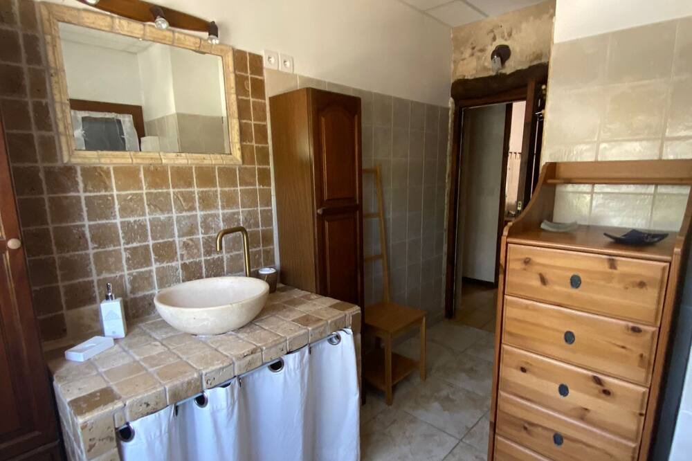 Photo of Bathroom in Aniane