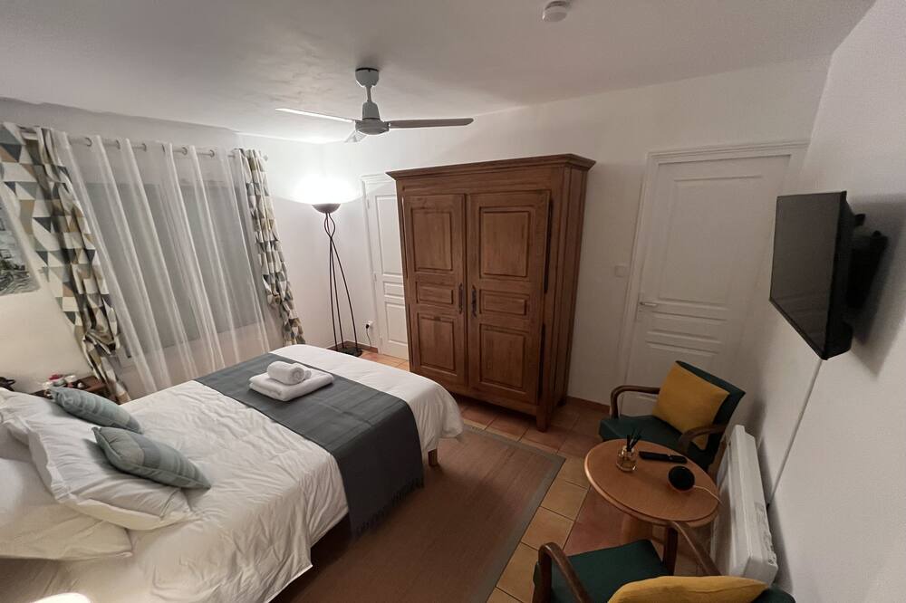 Photo of Bedroom in Villeneuve-la-Riviere
