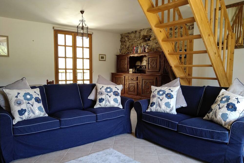 Photo of Livingroom in Courniou