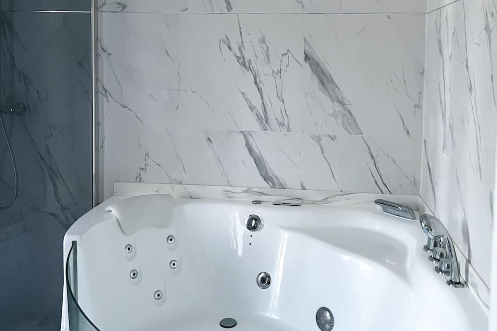 Photo of Bathroom in Haut Montmorency