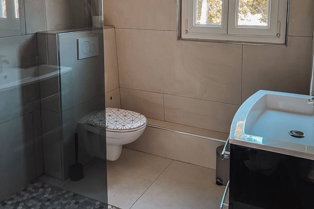 Photo of Bathroom in Haut Montmorency