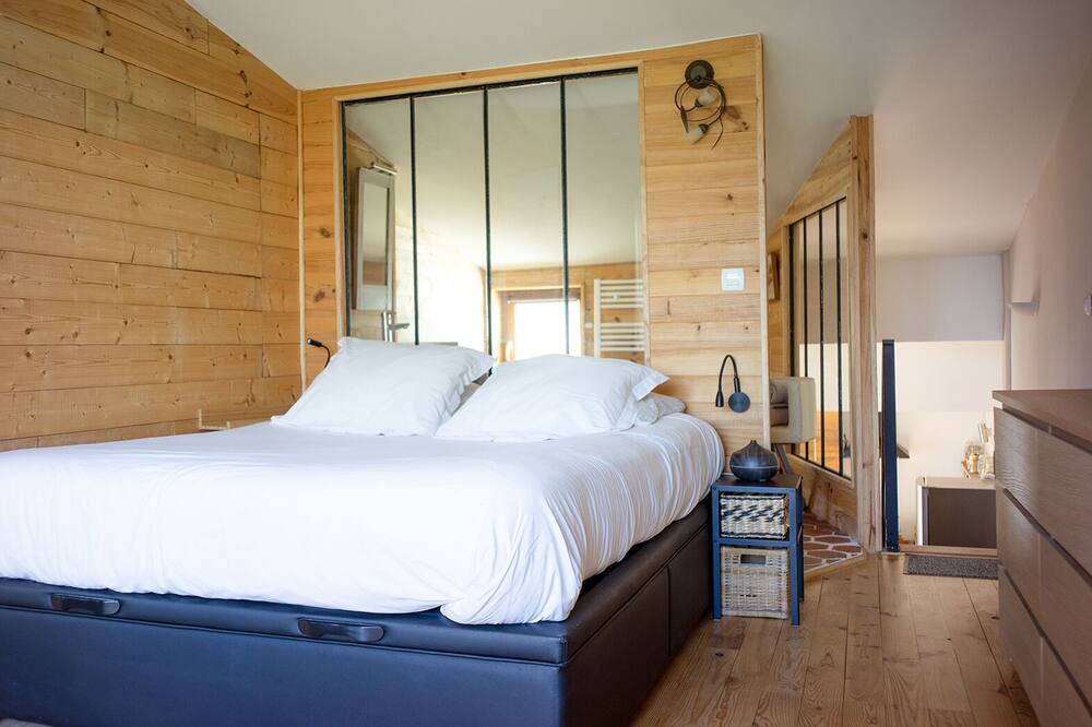 Photo of Bedroom in Villennes-sur-Seine