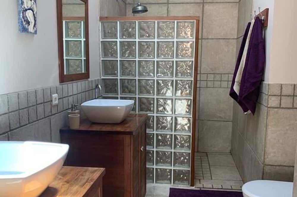 Photo of Bathroom in Sarce