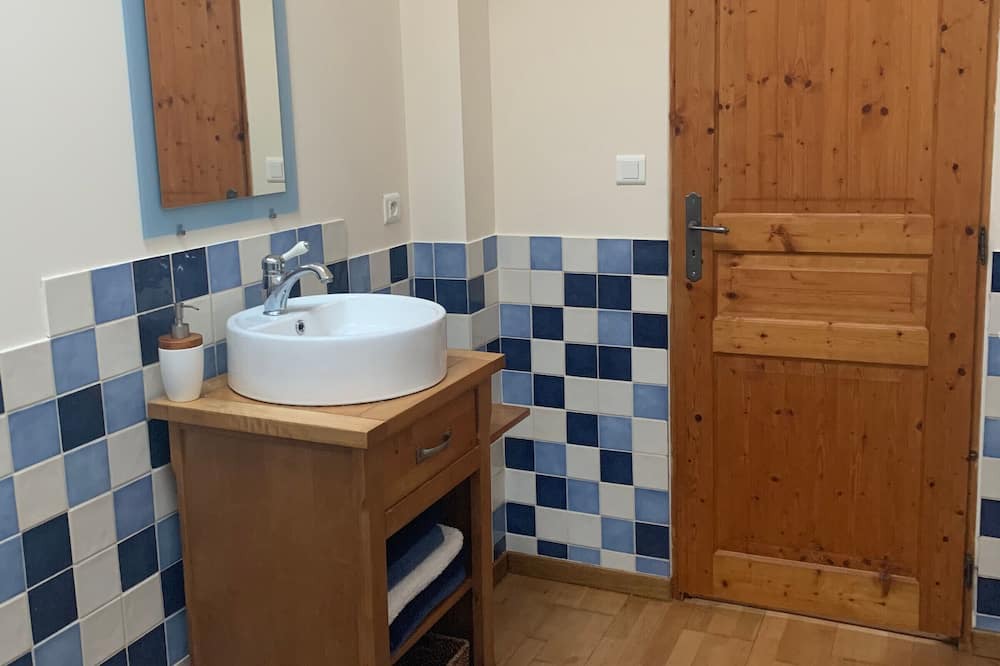 Photo of Bathroom in Sarce