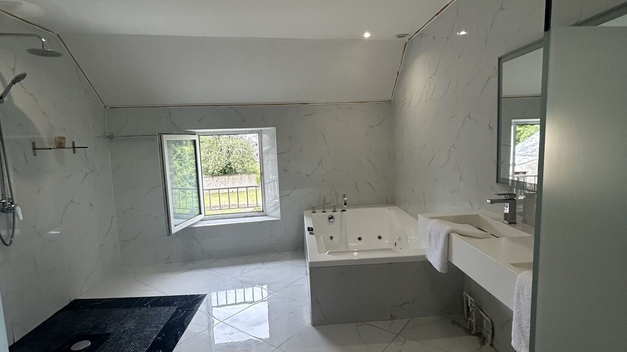 Photo of Bathroom in Guillerval