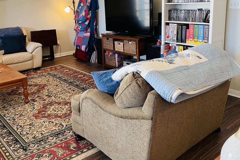 Photo of Livingroom in College Station